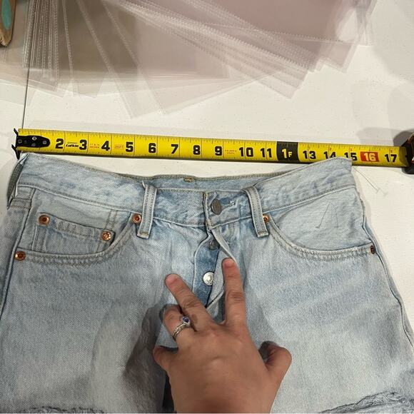 Levi’s 501 Light Wash Cut Off Jean Denim Shorts Button Fly - Picture 7 of 8